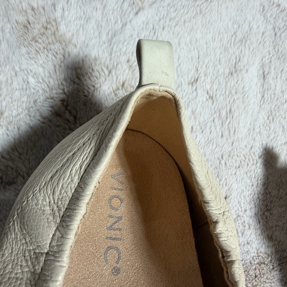 Vionic Women’s Cynthia Loafer - Cream Leather 11W - Picture 11 of 15